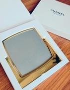 Złote piękne lusterko Chanel 