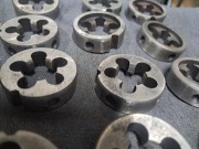 Narzynki gwintowniki m18x1 18 x 1 zewnętrzne prl leżaki 