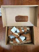 Nowe sandałki dziecięce 27 dla chłopca lub dziewczynki Lupilu