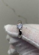 Złoty pierścionek z diamentem naturalnym 1 karat