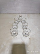 Kieliszki z złotą obwódką , nalewka, likier, wino 