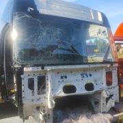 DACH ,PRAWY BOK ,PRZEDNIA SCIANA , VOLVO FH 4