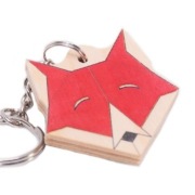 Brelok z drewna. Lis, lisek.