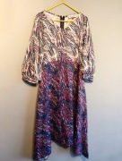 Sukienka damska długa elegancka fioletowa biała długi rękaw