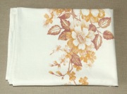 Obrus bawełniany we wzór roślinny, kwiatowy. 123 x 87 cm. Vintage PRL