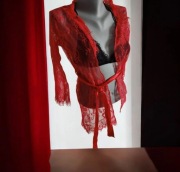Piękny elegancki koronkowy delikatny szlafrok do bielizny Victoria's Secret