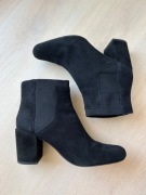 Zara zamszowe czarne botki skóra 40