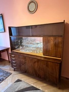 Kredens z przeszkleniem