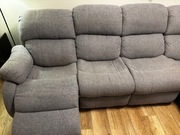 Wygodna, szara sofa bez funkcji spania