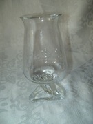 KIELICH DO WINA Z TRÓJKĄTNĄ PODSTAWĄ