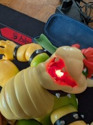 Bowser super Mario jakks Pacific gumowy świeci