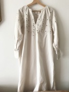 Długa luźna sukienka H&M ażurowa haftowana boho beżowa