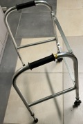 Balkonik rehabilitacyjny chodzik kroczący