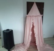 Baldachim Tipi z falbankami pudrowy róż 