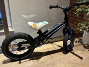 LIONELO BART AIR ROWEREK BIEGOWY NIEBIESKO GRANATOWY