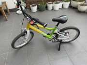 Rower Woom 3 edycja limitowana kolor Atomic neon z nóżką 