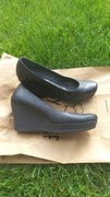 Skórzane czółenka na koturnie r. 38