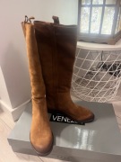 Piękne zamszowe kozaki VENEZIA 39