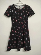 Kwiecista mini sukienka czarna w kiaty H&M rozkloszowana obcisła XXS 32