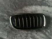 Nerka grill prawa pasażer BMW F30/F31 12-19 czarny połysk 