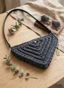 Tròjkąta torebka na ramię crochet, ręczne robiona 