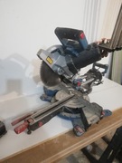 Piła ukośnica z posuwem 