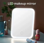 Luster LED przenośne do makijażu z ekranem dotykowym 