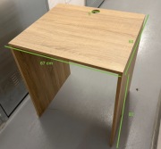 Małe biurko 67x60x80cm bardzo solidne