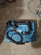 Młot wyburzeniowy MAKITA 