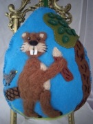 ZAWIESZKA "BÓBR NA SPACERZE" FILC HAND MADE