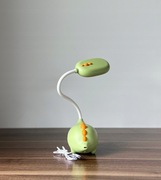 Lampka biurkowa dinozaur 