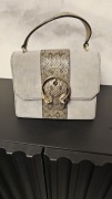 Torebka jimmy choo madeline top handle, idealna na prezent