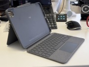 Logitech Folio Touch YU0043 Etui Klawiatura na Ipad Pro 11 M1 M2 itp Szara