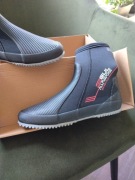Buty z zamkiem do wody neoprenowe r. 36-37 wg metki 38
