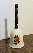 Stary Dzwonek porcelanowy żółta róża drewniana rączka 