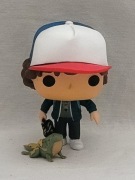 Funko Pop Stranger Things - Dustin i Dart Figurka, kolekcjonerska, 