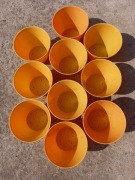 Zestaw 10 doniczek plastikowych