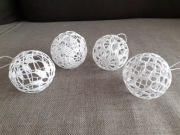 BOMBKI SZYDEŁKOWE RĘCZNIE ROBIONE 4 szt (8) 