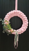 Wianek wiosenny wyplatany dekoracja na drzwi różowy pink zielony