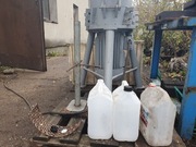 Młyn przeznaczony do mielenia kanistrów 5l