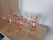Zestaw kieliszków retro do wina, zdobienie w kwiaty,  PRL 
