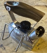 Żelazko turystyczne typ P-4 PRL - 100% sprawne (NOS)