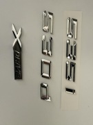 Emblematy na klapę BMW F10 F11 530i 530d Xdrive