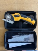 Elektryczne nożyczki Akumulatorowa przecinarka do kartonu z podwójnym X9