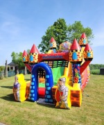 Sprzedam rocznego dużego dmuchańca ZAMEK