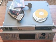 Sampler AKAI S5000 plus kilka drobiazgów.
