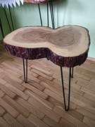 Stolik kawowy z plastra drewna