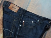 HUGO BOSS- HB 83- COMFORT FIT- W31L32- VINTAGE- LEN- pas 82 cm