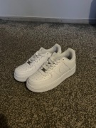Nike Air Force 1 rozmiar 38 białe sneakersy buty sportowe streetwear 