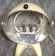 lampa UV „Thelta Sonne” Typ Q, produkcji VEB Thelta Zella-Mehlis (NRD).